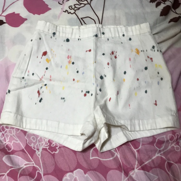 💫 Urban Outfitters Paint Splattered White Shorts - Picture 4 of 5